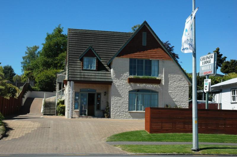 Colonial Lodge Motel Taupo Exterior foto